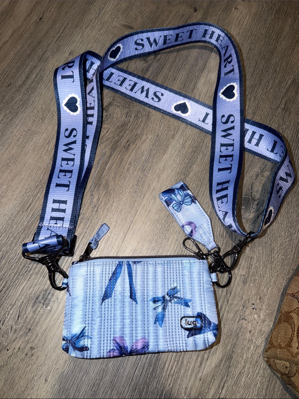 lug Light Blue Floral Sweet Heart Crossbody Wallet